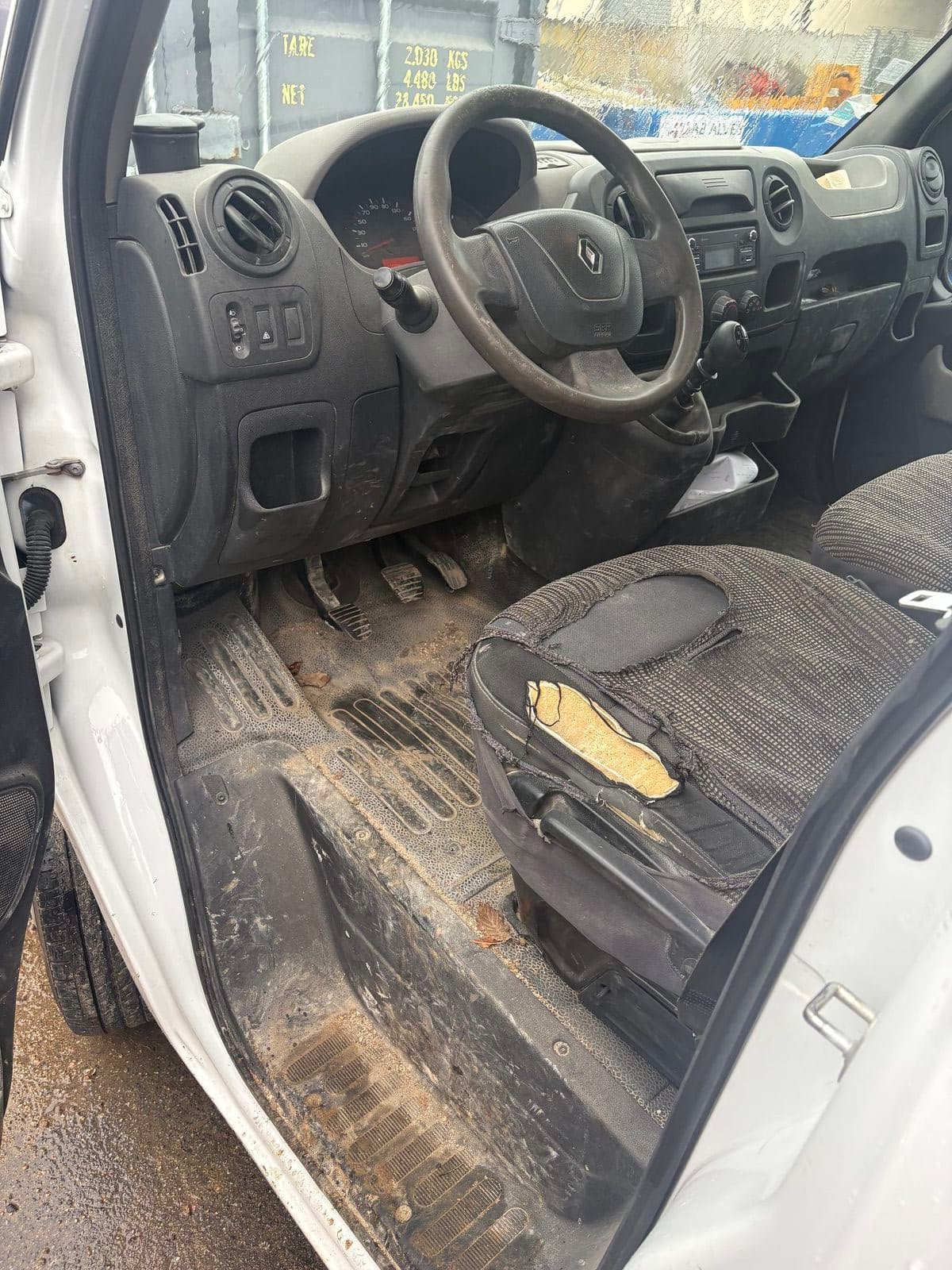 Véhicule avant nettoyage detailing Satuclean — photo 2